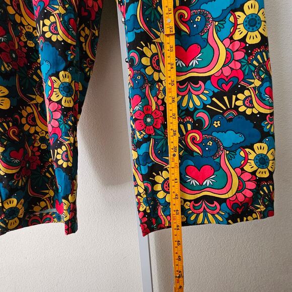 Lucy & Yak Colorful Floral Cropped Pants - Picture 15 of 16